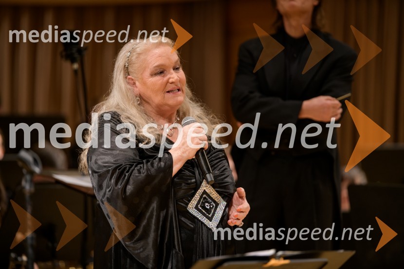  Elda Viler, pevkaElda Viler z orkestrom Ave in gosti, koncert ob 60. letnici delovanja