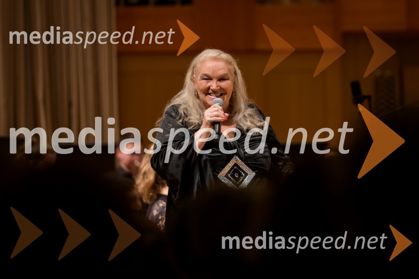  Elda Viler, pevkaElda Viler z orkestrom Ave in gosti, koncert ob 60. letnici delovanja