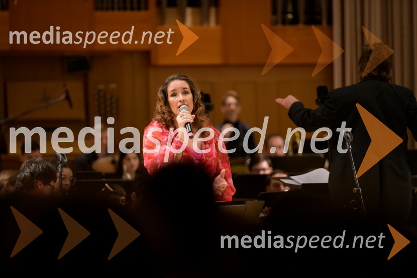  Ana Dežman, pevkaElda Viler z orkestrom Ave in gosti, koncert ob 60. letnici delovanja