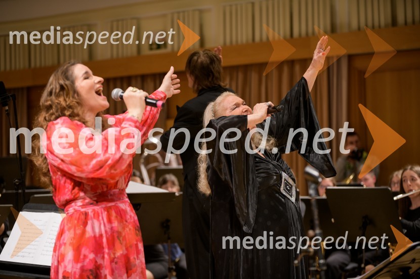  Ana Dežman, pevka;  Elda Viler, pevkaElda Viler z orkestrom Ave in gosti, koncert ob 60. letnici delovanja