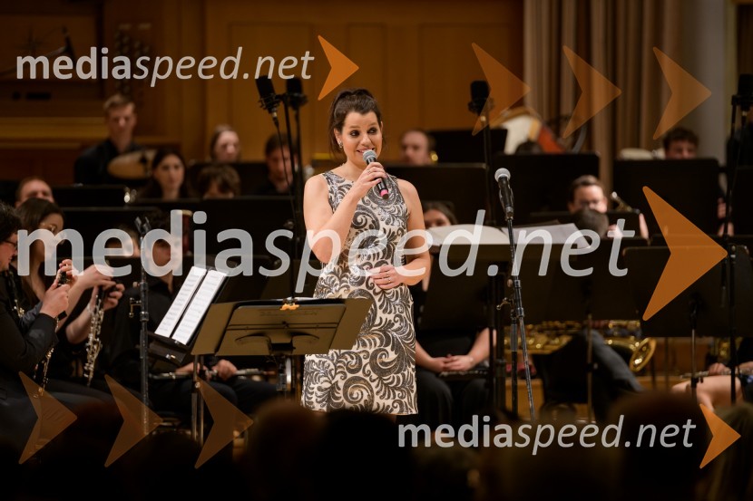  Iva Stanič, pevkaElda Viler z orkestrom Ave in gosti, koncert ob 60. letnici delovanja