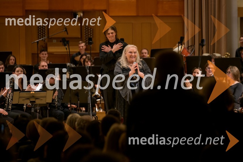  Elda Viler, pevkaElda Viler z orkestrom Ave in gosti, koncert ob 60. letnici delovanja