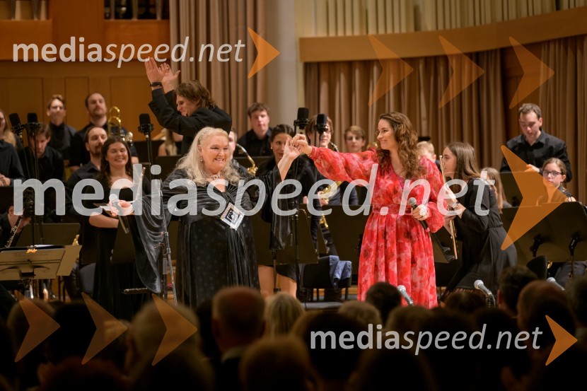  Elda Viler, pevka;  Ana Dežman, pevkaElda Viler z orkestrom Ave in gosti, koncert ob 60. letnici delovanja