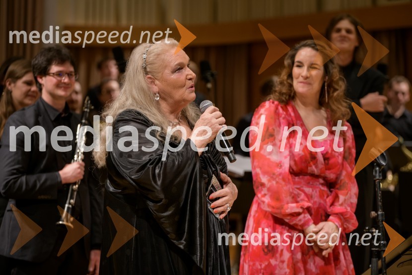  Elda Viler, pevka;  Ana Dežman, pevkaElda Viler z orkestrom Ave in gosti, koncert ob 60. letnici delovanja