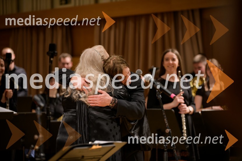  Elda Viler, pevka;  Miro Saje, dirigentElda Viler z orkestrom Ave in gosti, koncert ob 60. letnici delovanja