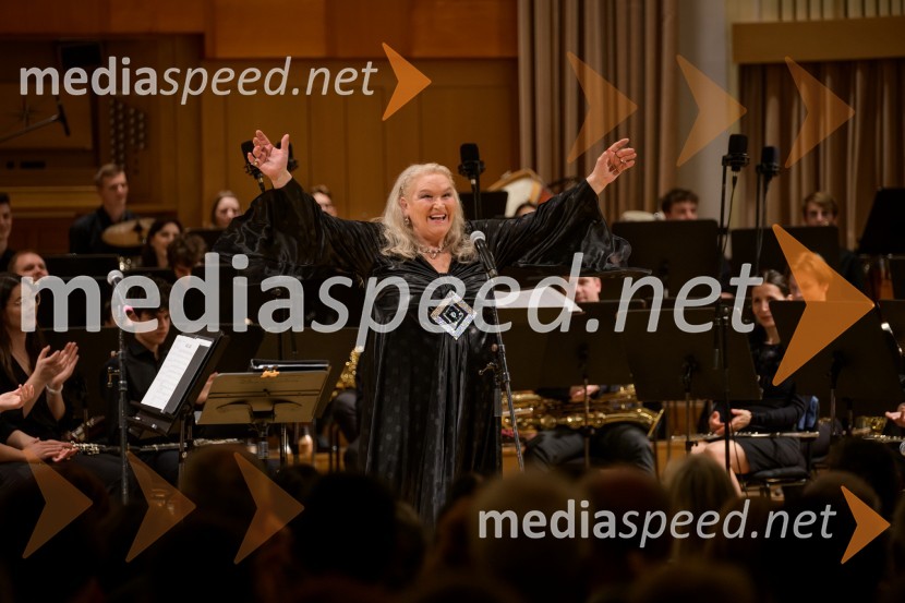  Elda Viler, pevkaElda Viler z orkestrom Ave in gosti, koncert ob 60. letnici delovanja