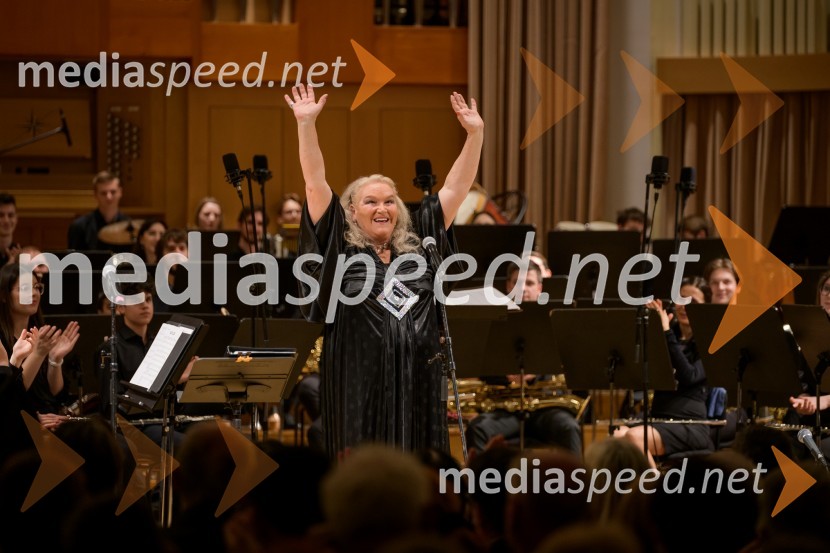  Elda Viler, pevkaElda Viler z orkestrom Ave in gosti, koncert ob 60. letnici delovanja