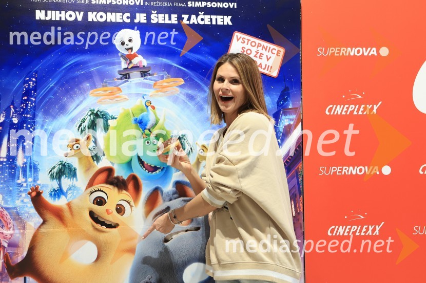  Teja  Jugovic, spletna vplivnica, Cool mamacitaDružinski dan s filmom Pozabljenčki, Cineplexx