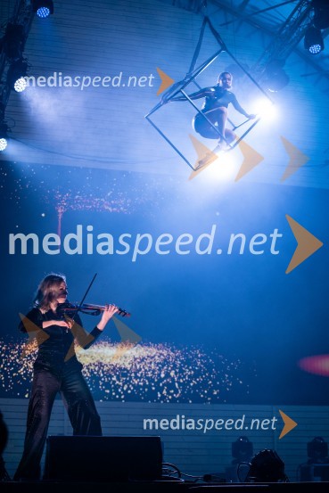  Maša Golob, violinistka;  Tamia Šeme, cirkuška umetnicaPodelitev pokalov sobotnega veleslaloma in javni žreb, 62. Pokal Vitranc