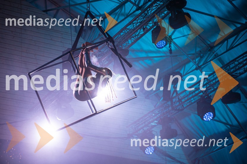  Tamia Šeme, cirkuška umetnicaPodelitev pokalov sobotnega veleslaloma in javni žreb, 62. Pokal Vitranc