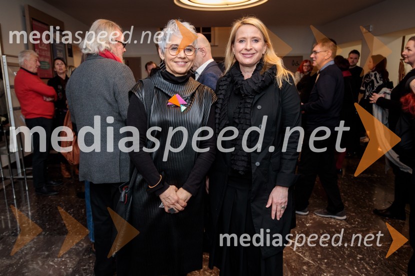  Alja Predan, dramaturginja SLG Celje, nekdanja umetniška direktorica Festivala Borštnikovo srečanje, selektorica festivala Dneva komedije;  Tatjana Doma, dramaturginja SLG Celje31. Dnevi Komedije v Celju, zaključek festivala s Tadejem Tošem