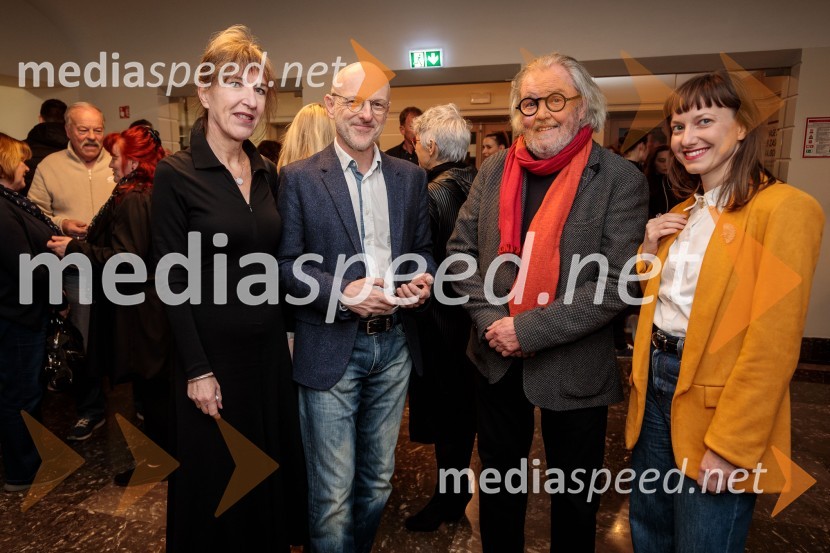  Vesna Jurca Tadel, ravnateljice SNG Drama Ljubljana;  Boštjan Tadel;  Ranko Novak, oblikovalec;  ... 31. Dnevi Komedije v Celju, zaključek festivala s Tadejem Tošem