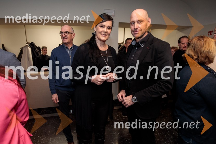  Janja Sluga, poslanka DZ;  Matjaž Sluga31. Dnevi Komedije v Celju, zaključek festivala s Tadejem Tošem