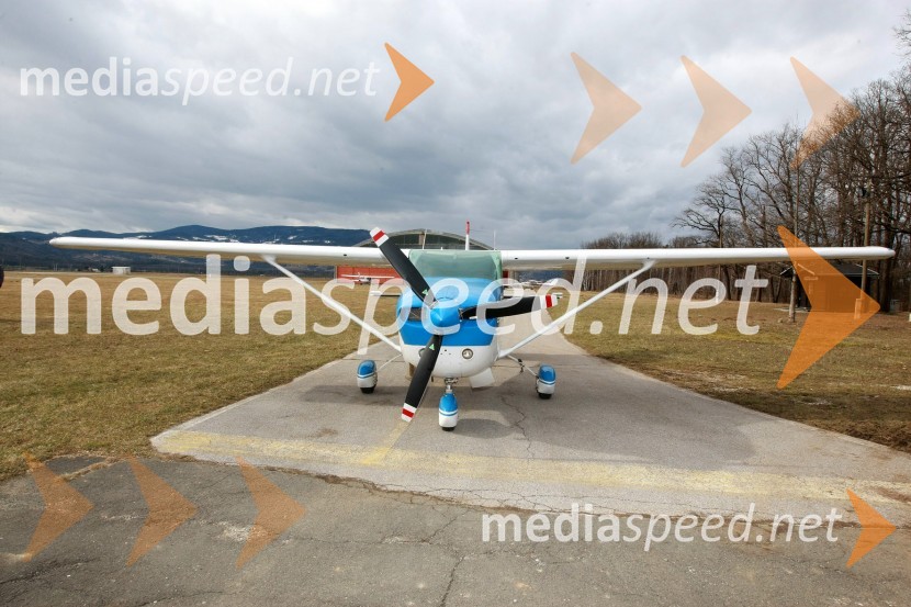 Letalo, Letalski center Maribor, SkokeMilan Pogačnik, minister za kmetijstvo, gozdarstvo in prehrano obiskal Letalski center Maribor