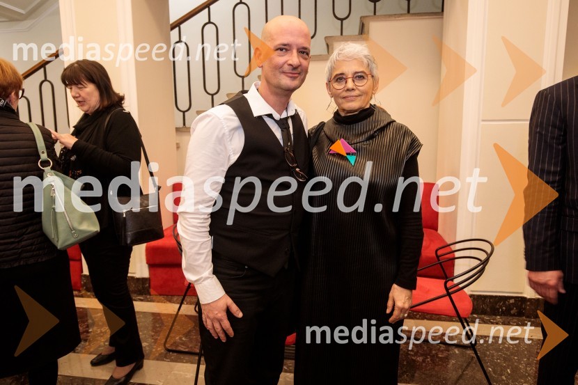  Miha Golob, upravnik in umetniški vodja, SLG Celje;  Alja Predan, dramaturginja SLG Celje, nekdanja umetniška direktorica Festivala Borštnikovo srečanje, selektorica festivala Dneva komedije31. Dnevi Komedije v Celju, zaključek festivala s Tadejem Tošem