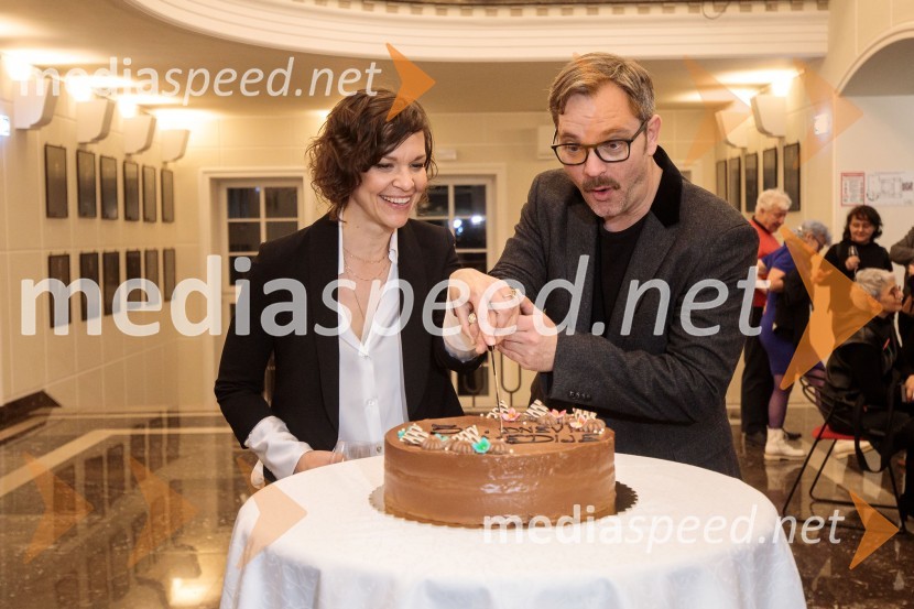  Ajda Valcl, režiserka;  Jurij  Zrnec, igralec31. Dnevi Komedije v Celju, zaključek festivala s Tadejem Tošem