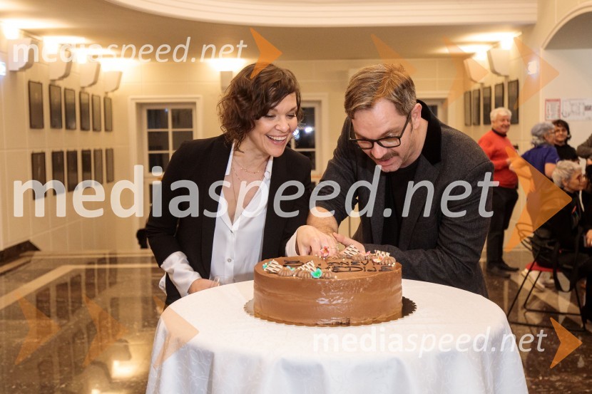  Ajda Valcl, režiserka;  Jurij  Zrnec, igralec31. Dnevi Komedije v Celju, zaključek festivala s Tadejem Tošem