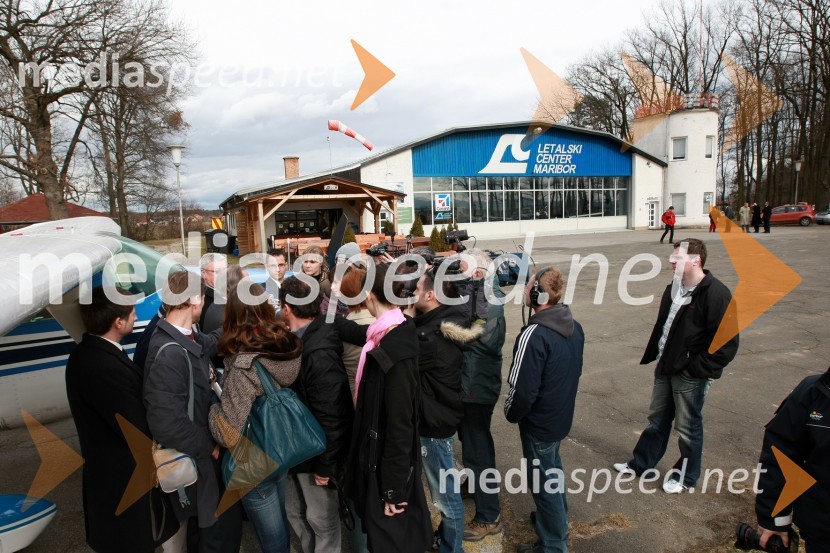 Milan Pogačnik, minister za kmetijstvo, gozdarstvo in prehrano obiskal Letalski center Maribor
