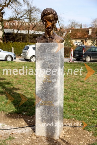 Odkritje madžarskega kipa v parku La Ciotat v Kranju