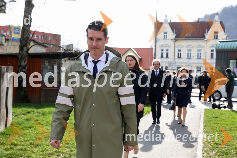  Janez Černe, podžupan Mestne občine KranjOdkritje madžarskega kipa v parku La Ciotat v Kranju