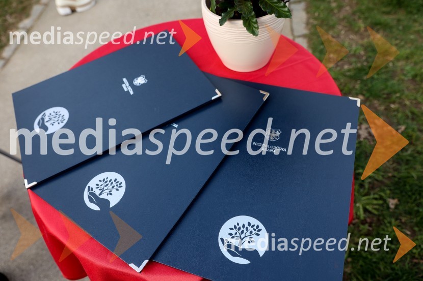 Odkritje madžarskega kipa v parku La Ciotat v Kranju