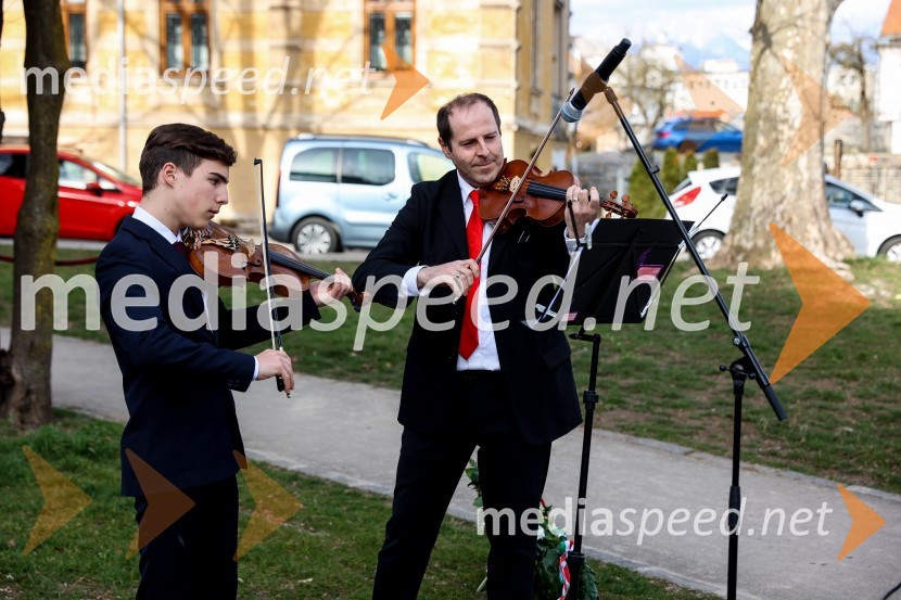 Odkritje madžarskega kipa v parku La Ciotat v Kranju