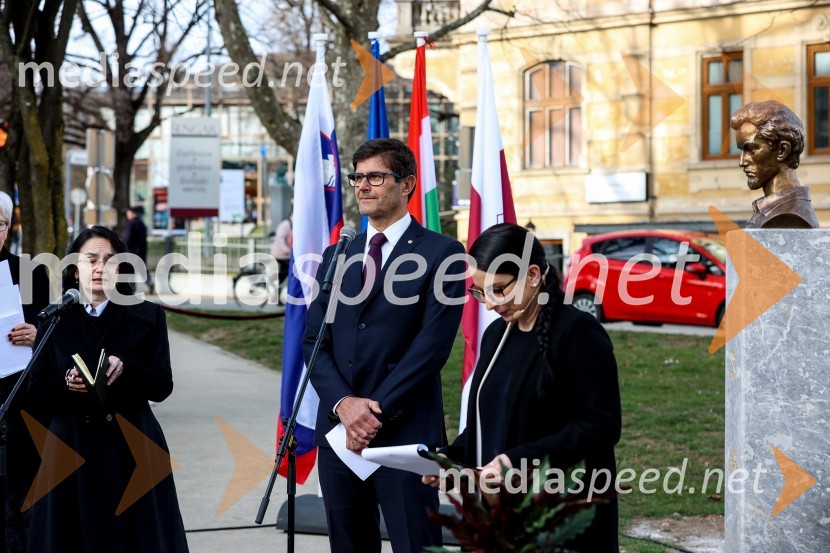  ... ;  Matjaž Rakovec, župan Mestne občine Kranj;  Saša Zadnik, novinarkaOdkritje madžarskega kipa v parku La Ciotat v Kranju
