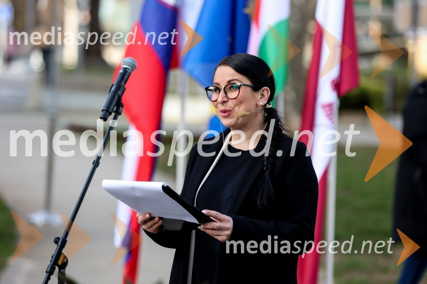  Saša Zadnik, novinarkaOdkritje madžarskega kipa v parku La Ciotat v Kranju