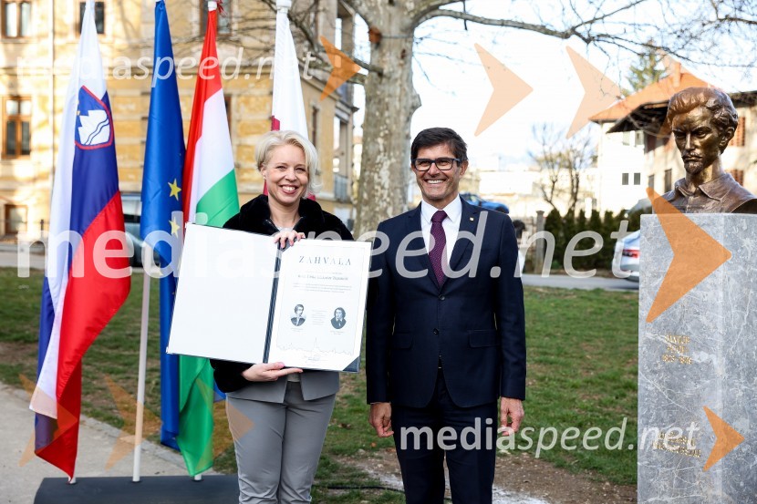 mag. Urška Klakočar Zupančič, predsednica Državnega zbora RS, podpredsednica, Gibanje Svoboda;  Matjaž Rakovec, župan Mestne občine KranjOdkritje madžarskega kipa v parku La Ciotat v Kranju