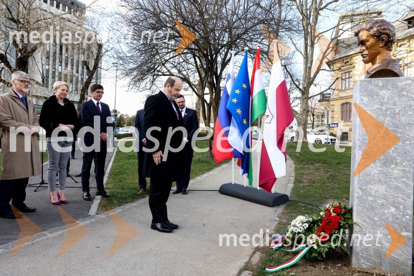 Odkritje madžarskega kipa v parku La Ciotat v Kranju