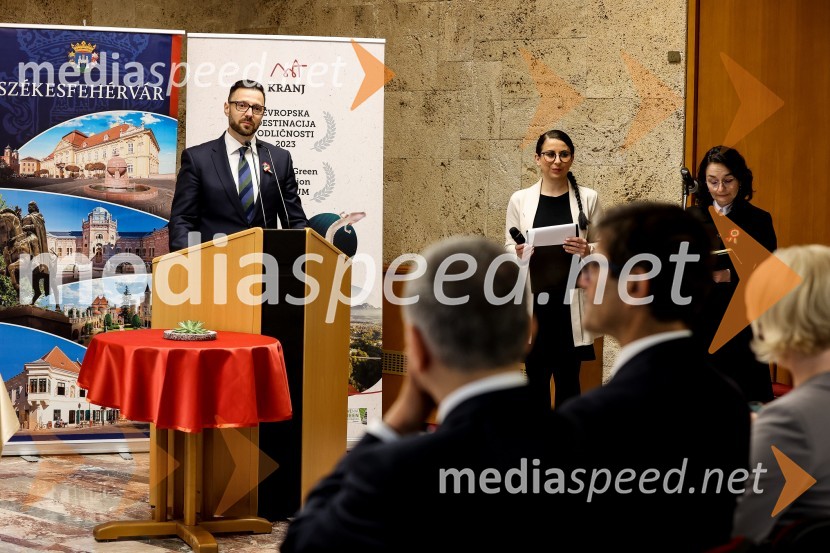  Andor Ferenc Dávid, madžarski veleposlanik v SlovenijiOdkritje madžarskega kipa v parku La Ciotat v Kranju