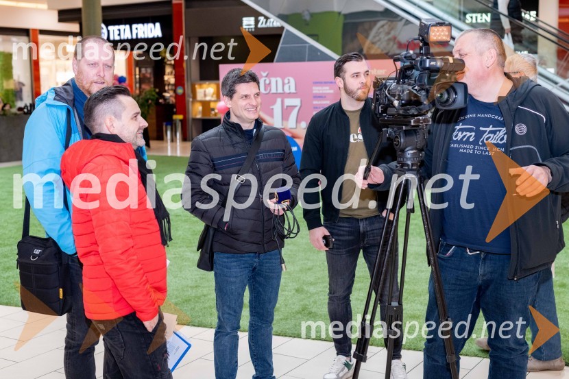  Primož Škerl, novinar;  Simon Klanfer, radijski voditelj, DJ;  Andrej Krajnc, novinar;  Simon Valant, novinar;  Branko Pušnik, snemalecCitycentrov 17. rojstni dan, novinarska konferenca