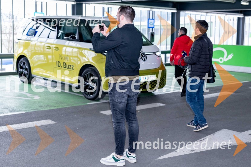  Simon Valant, novinar;  Andrej Krajnc, novinarCitycentrov 17. rojstni dan, novinarska konferenca