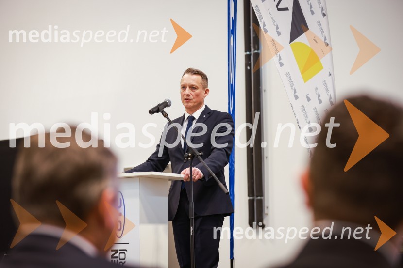  Matjaž Vnuk, predsednik uprave, Daihen VarstrojDaihen Varstroj, slavnostno odprtje nove proizvodne hale