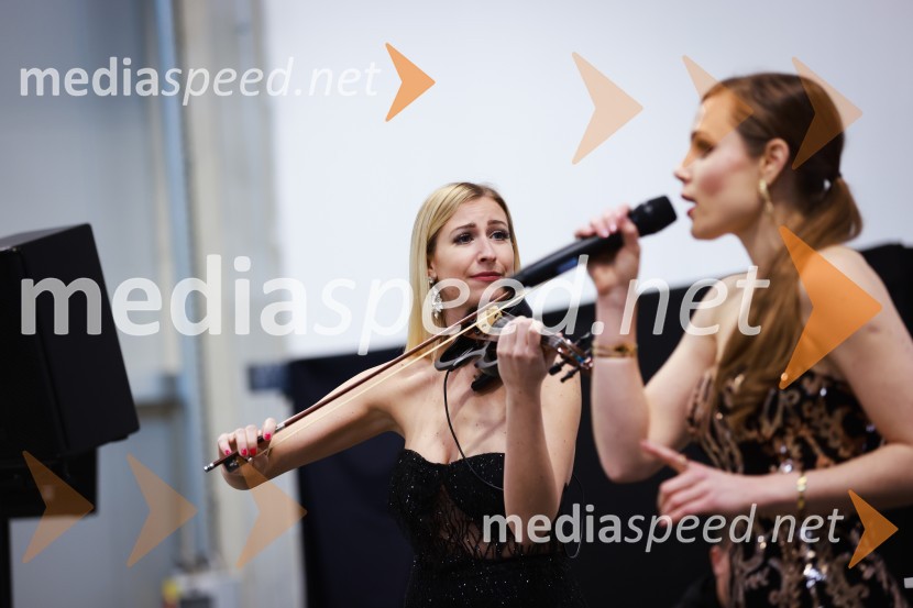  Maša Golob, violinistkaDaihen Varstroj, slavnostno odprtje nove proizvodne hale