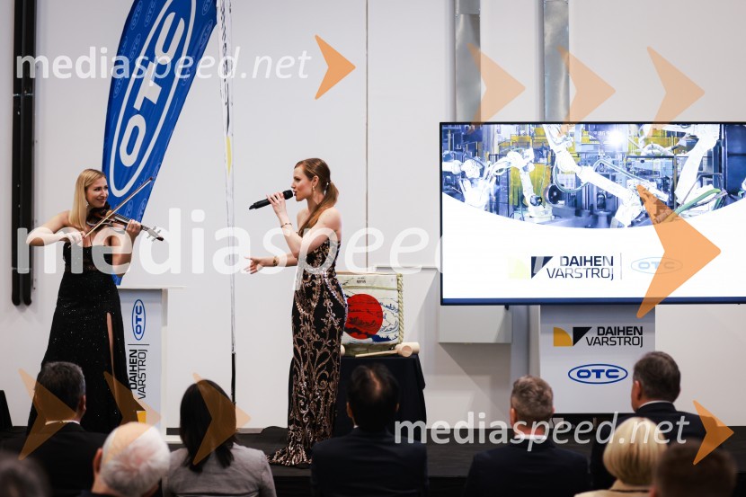  Maša Golob, violinistka;  Flora Ema Lotrič, pevkaDaihen Varstroj, slavnostno odprtje nove proizvodne hale