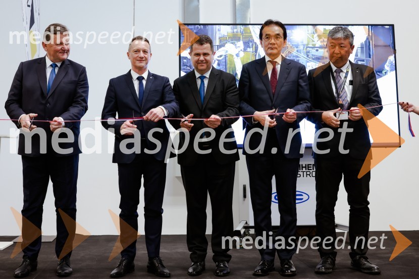 dr. Aleksander Jevšek, minister za razvoj in EU kohezijsko politiko;  Matjaž Vnuk, predsednik uprave, Daihen Varstroj;  Janez Magyar, župan, Občina Lendava;  Hiromichi Matsushima, japonski veleposlanik;  Nishimura Masaru, namestnik predsednika uprave, Daihen VarstrojDaihen Varstroj, slavnostno odprtje nove proizvodne hale