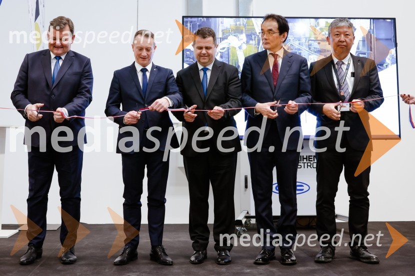 dr. Aleksander Jevšek, minister za razvoj in EU kohezijsko politiko;  Matjaž Vnuk, predsednik uprave, Daihen Varstroj;  Janez Magyar, župan, Občina Lendava;  Hiromichi Matsushima, japonski veleposlanik;  Nishimura Masaru, namestnik predsednika uprave, Daihen VarstrojDaihen Varstroj, slavnostno odprtje nove proizvodne hale