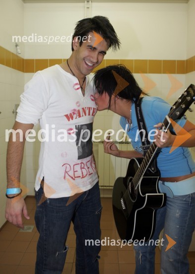 Domen Kumer, pevec in Rebeka Dremelj, Miss Slovenije 2001 in pevkaSRF - Slovensi radijski festival 2005