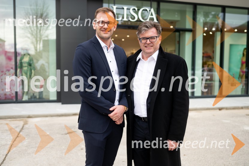  Luka Južna, direktor podjetja Lisca;  Dari Južna,  lastnik podjetja LiscaOtvoritev nove Liscine prodajalne