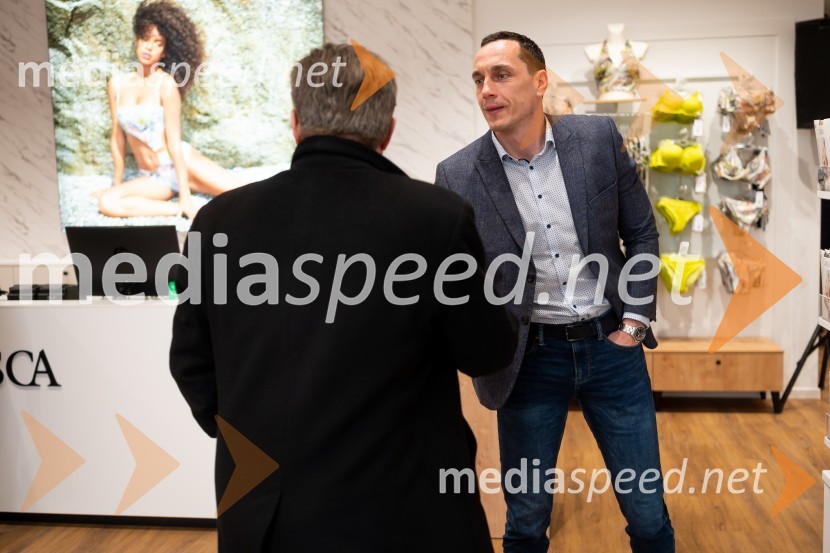  Dari Južna,  lastnik podjetja Lisca;  Marko Ninčević, generalni direktor podjetja LiscaOtvoritev nove Liscine prodajalne