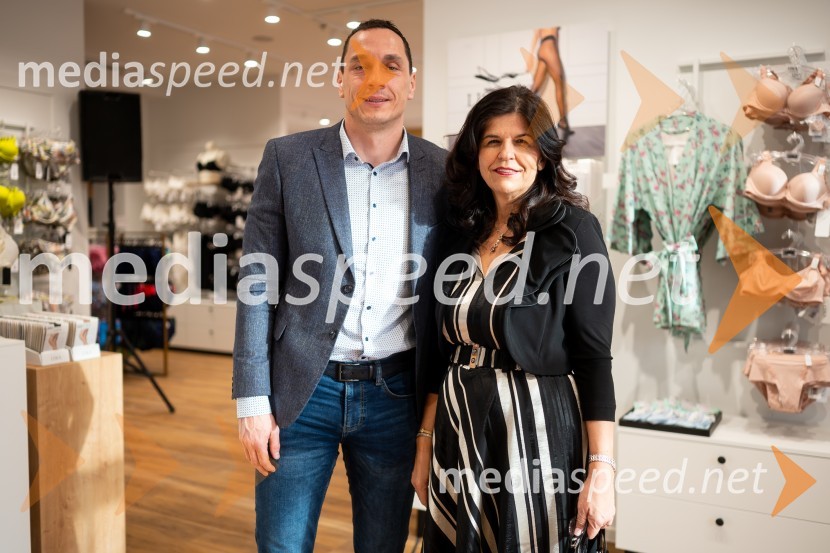  Marko Ninčević, generalni direktor podjetja Lisca;  Vesna Južna, lastnica podjetja LiscaOtvoritev nove Liscine prodajalne