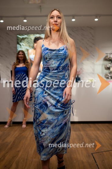  Maruša Trefalt, manekenkaOtvoritev nove Liscine prodajalne