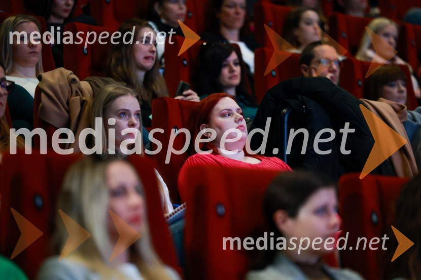  Nataša Mernik - Anakrejevska, modna blogerkaDan družbenih omrežij 2023