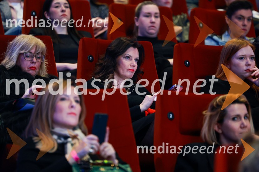  Andreja Jernejčič, direktorica podjetja za piar, digitalni piar, komuniciranje, treninge javnega nastopanja in izobraževanja Lin&NilDan družbenih omrežij 2023