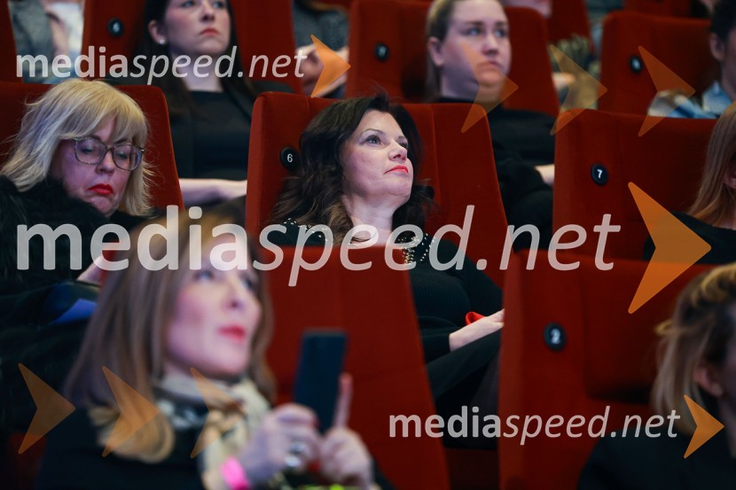  Andreja Jernejčič, direktorica podjetja za piar, digitalni piar, komuniciranje, treninge javnega nastopanja in izobraževanja Lin&NilDan družbenih omrežij 2023