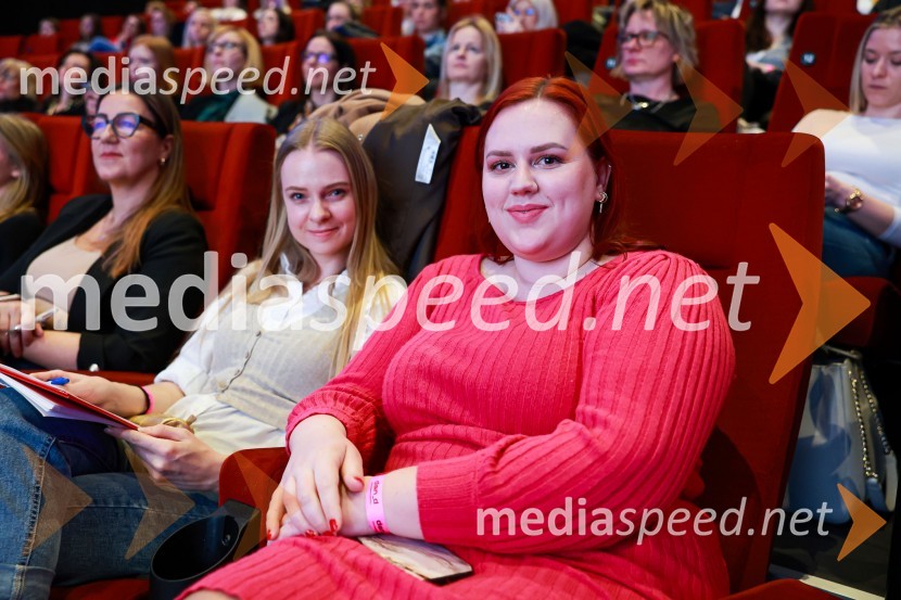  ... ;  Nataša Mernik - Anakrejevska, modna blogerkaDan družbenih omrežij 2023