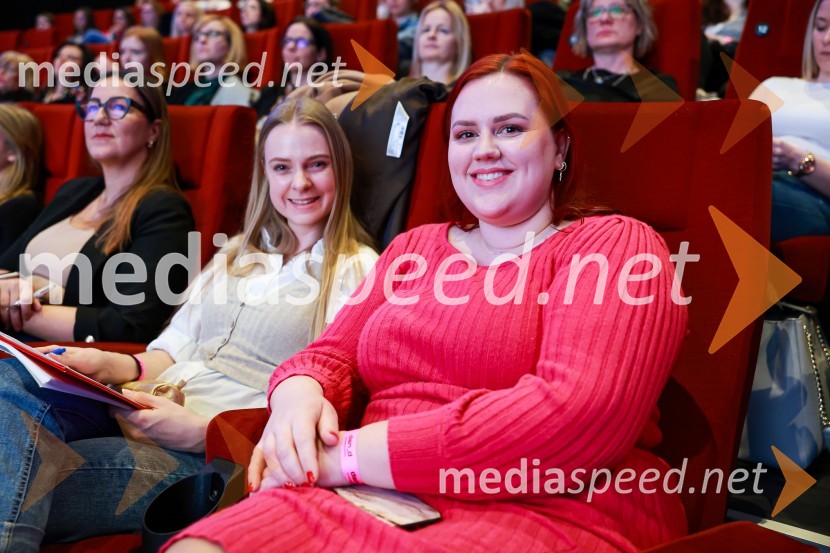  ... ;  Nataša Mernik - Anakrejevska, modna blogerkaDan družbenih omrežij 2023