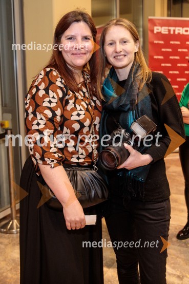  Teja Pelko, novinarka, Svet24;  Katja Kodba, fotografinjaLunapark, premiera drame