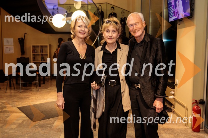 Nevenka Črešnar Pergar, lastnica in direktorica podjetja NP Consulting;  Barbara Hieng Samobor, direktorica in umetniška vodja MGL;  Janez  Pergar, prokurist NP ConsultingLunapark, premiera drame
